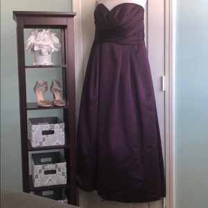 A stunning gown size 14